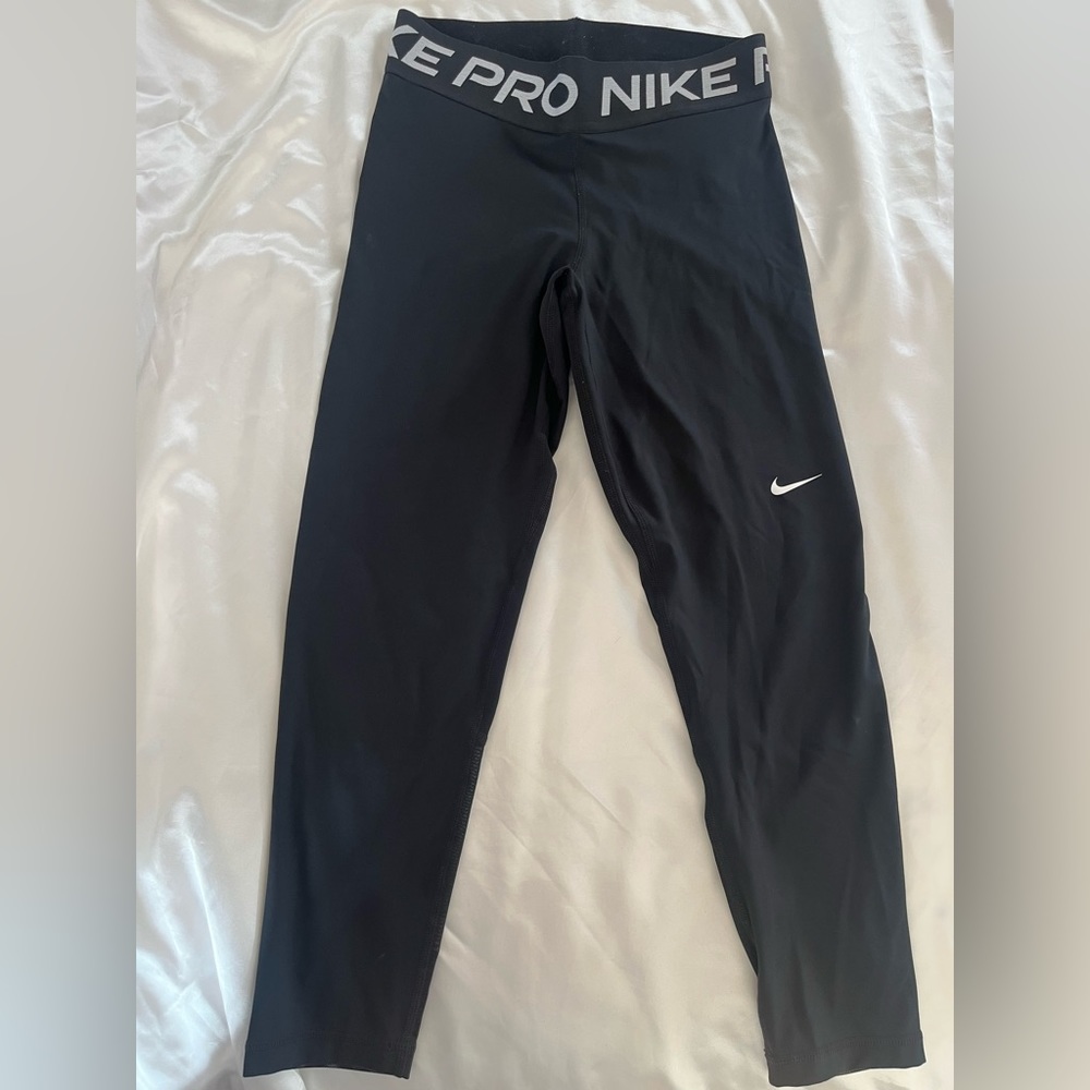 Nike pro capri tights